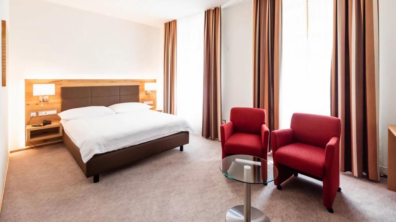 Rochat Hotel 3*